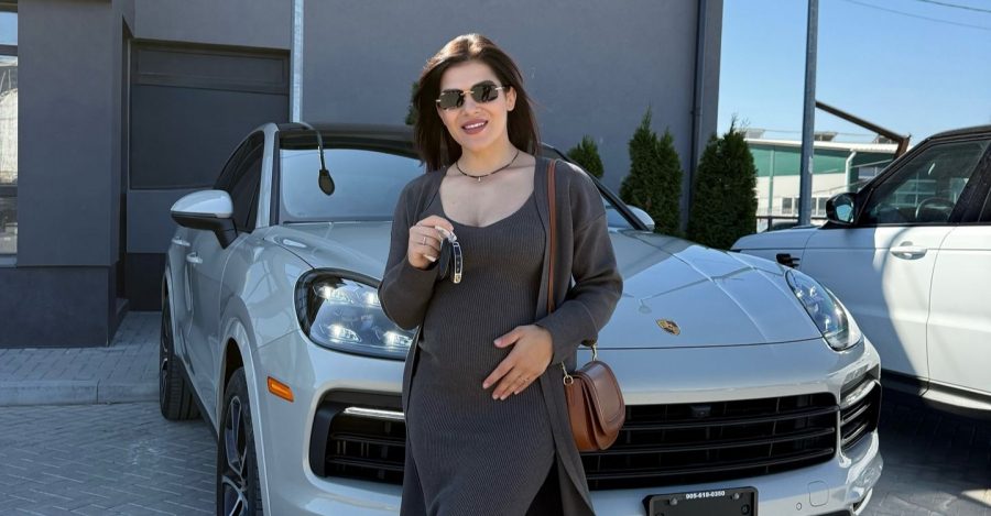 Campioană pe saltea, regină pe șosea! Află cât costă Porsche-ul Anastasiei Nichita - FOTO
