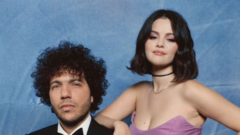 Selena Gomez și Benny Blanco, îndrăgostiți ca în liceu. Sesiune foto de bal într-un mall, cu limuzină și romantism la pachet - FOTO/VIDEO