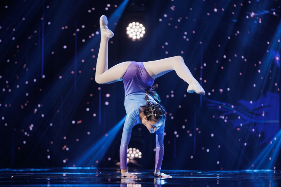 Damaris Lupu a uluit, din nou, cu un număr hipnotizant de contorsionism. Reacția juraților: „Eu cred că se va face un film după povestea ta” - VIDEO