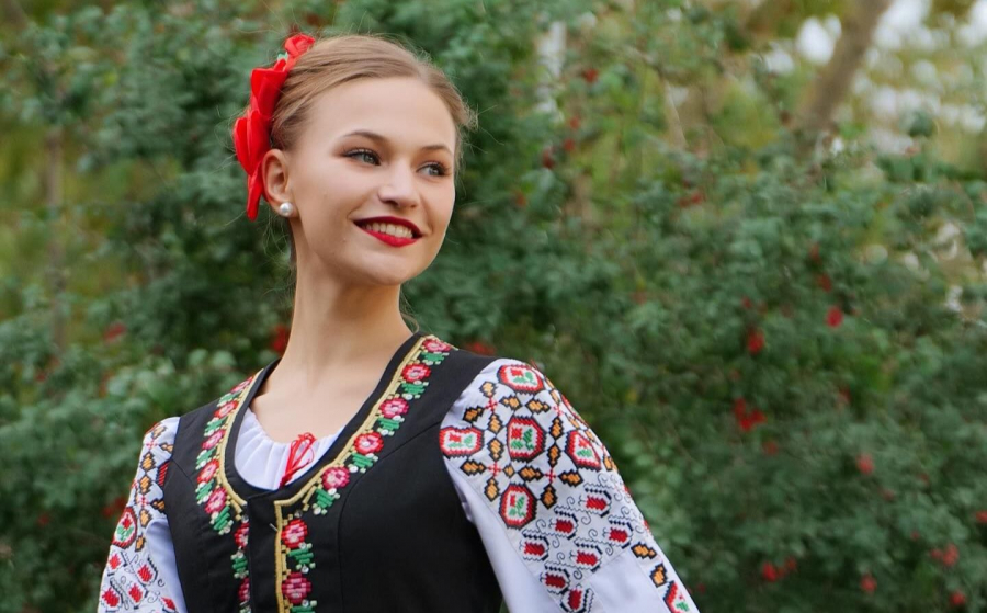 Dansează de când se ține minte, iar acum face parte din Ansamblul Național „JOC”! Alexandrina Albot, despre parcursul în carieră, sacrificii, dar și planuri pentru viitor: „Sărbătorile în familie devin un lux” - FOTO/VIDEO
