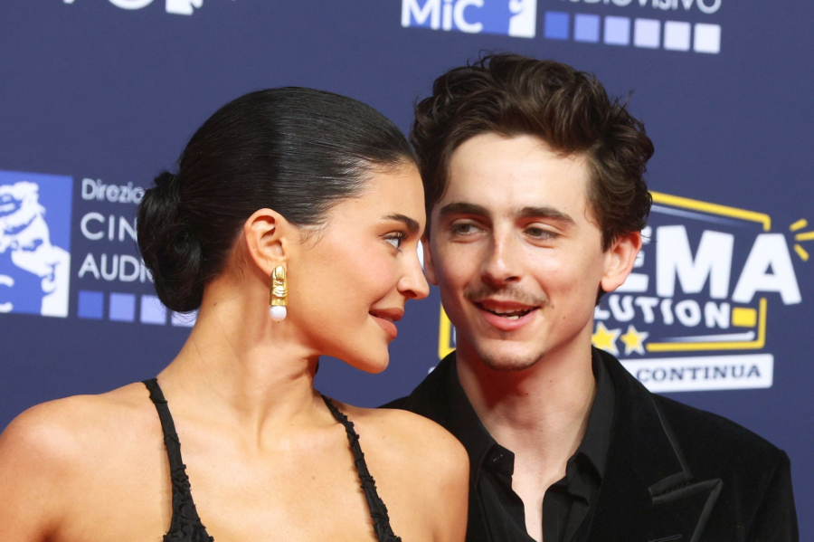 Debut spectaculos pe covorul roșu! Kylie Jenner și Timothée Chalamet, mai îndrăgostiți ca niciodată la Roma - FOTO