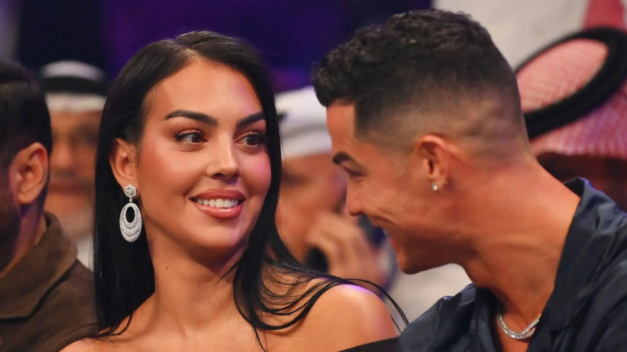 Georgina Rodriguez, look spectaculos inspirat de Lady Di la Met Gala 2025. Iubita lui Cristiano Ronaldo a făcut furori pe covorul roșu - FOTO