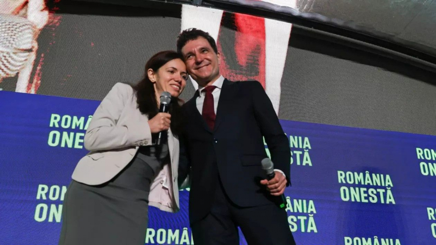 Ce i-a spus la ureche Mirabela Grădinaru lui Nicușor Dan după ce a câștigat alegerile prezidențiale. Un singur cuvânt i-a șoptit