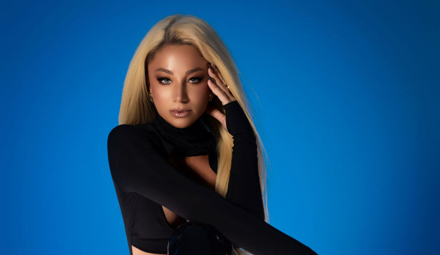 Acum are mai mult decât zahăr pe buzele sale - există şi un pic de sare, spune Natalia Gordienko despre premiera muzicală - „Salty Caramel”. Mai dulce, mai îndrăzneaţă şi cu mai multă atitudine - aşa o descoperim pe interpretă, astăzi, la „O Seară Perfectă” - VIDEO