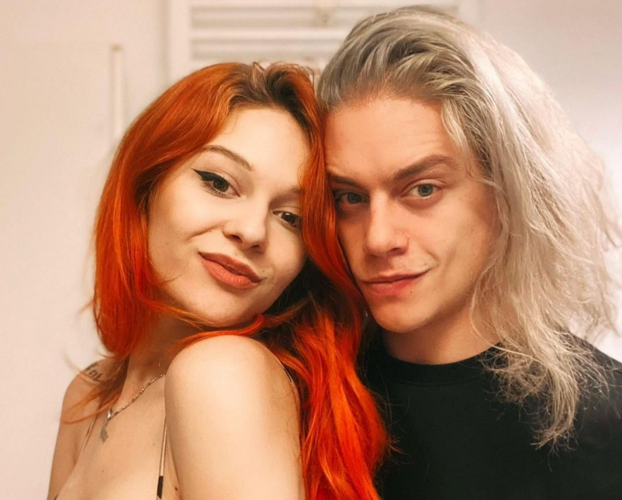 Iustin Petrescu, prima reacție după ce Marilu Dobrescu a dezvăluit că a fost bătută de el. Influencerul a postat fotografii în care era vânăt și susține că și ea l-a lovit - VIDEO