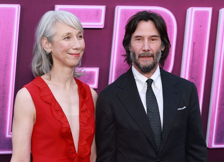 Keanu Reeves, nuntă în secret cu Alexandra Grant? Detaliul care le-a atras atenția fanilor la cel mai recent eveniment la care cuplul a făcut paradă de gesturi tandre - FOTO