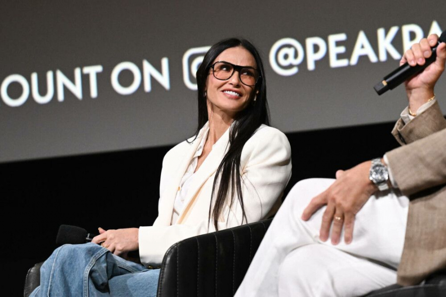 Demi Moore, apariție de senzație în cadrul unui eveniment monden. Ce ținuta a purtat actrița în vârstă de 62 de ani - FOTO