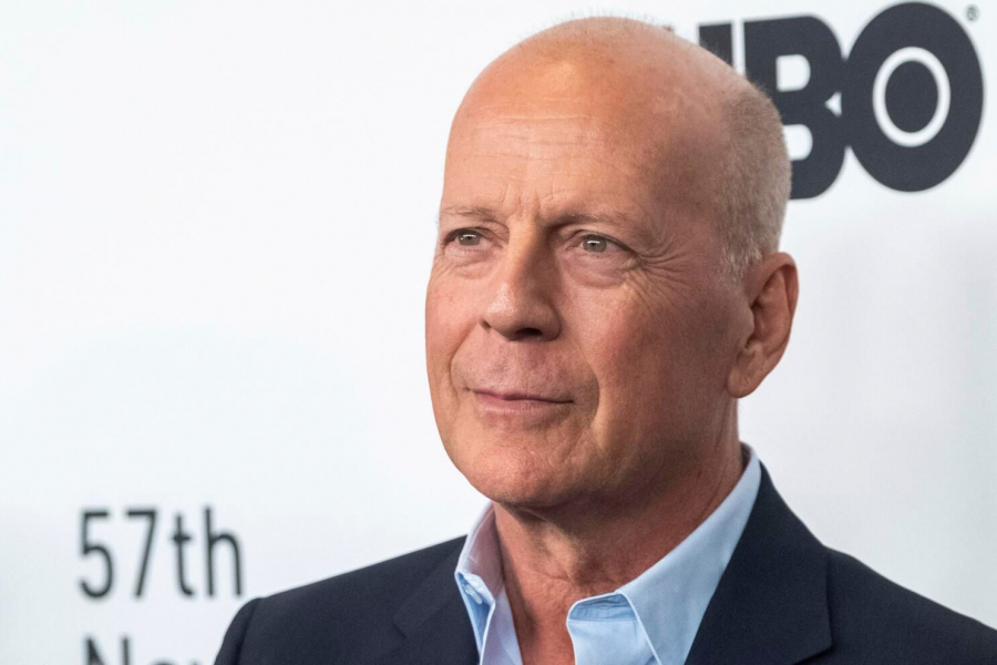 
Soția lui Bruce Willis s-a neglijat pentru a avea grijă de actorul bolnav de demență: „Am crezut că trebuie să mă pun pe ultimul loc”- FOTO