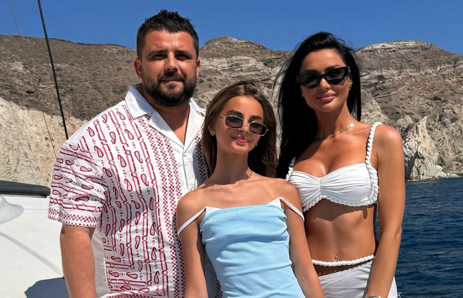 Soare, mare și relaxare! Familiile Melnic și Maxian și-au organizat o vacanță de vis în Santorini - FOTO/VIDEO