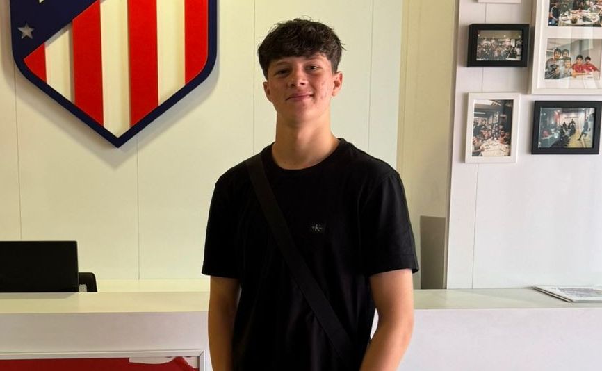 Performanță incredibilă pentru un tânăr portar de la noi! La doar 15 ani a semnat un contract cu Atlético Madrid - FOTO