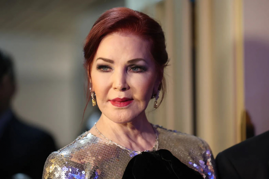 Priscilla Presley, doborâtă de greutățile vieții. Cum a fost surprinsă de paparazzi - FOTO