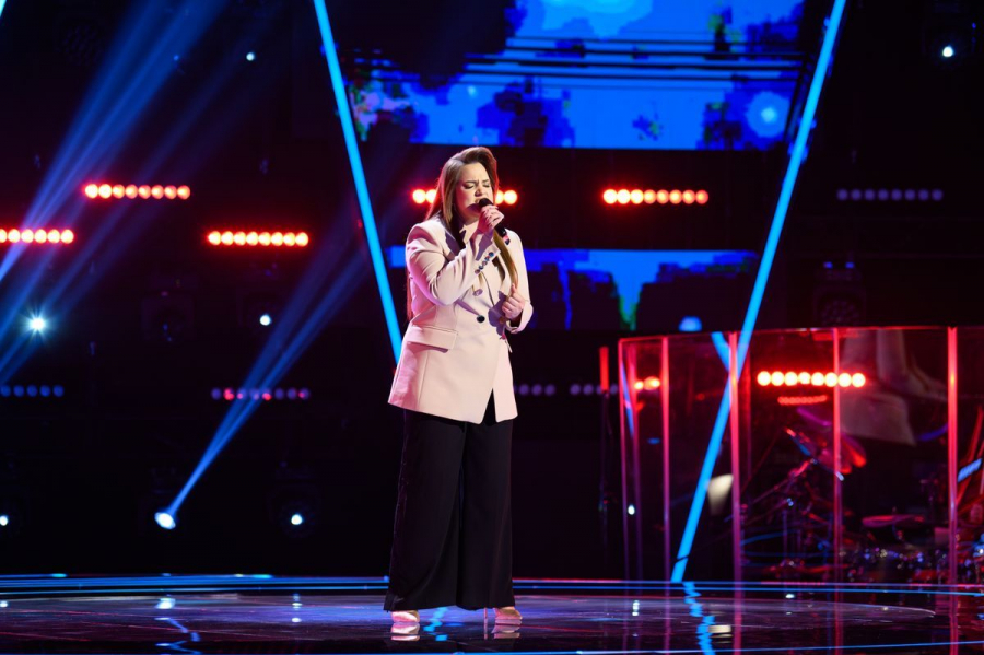 Moldoveanca Elena Godorogea a dat totul pe scena de la „Vocea României” și a creat un moment frumos cu piesa „Wrecking ball” - VIDEO