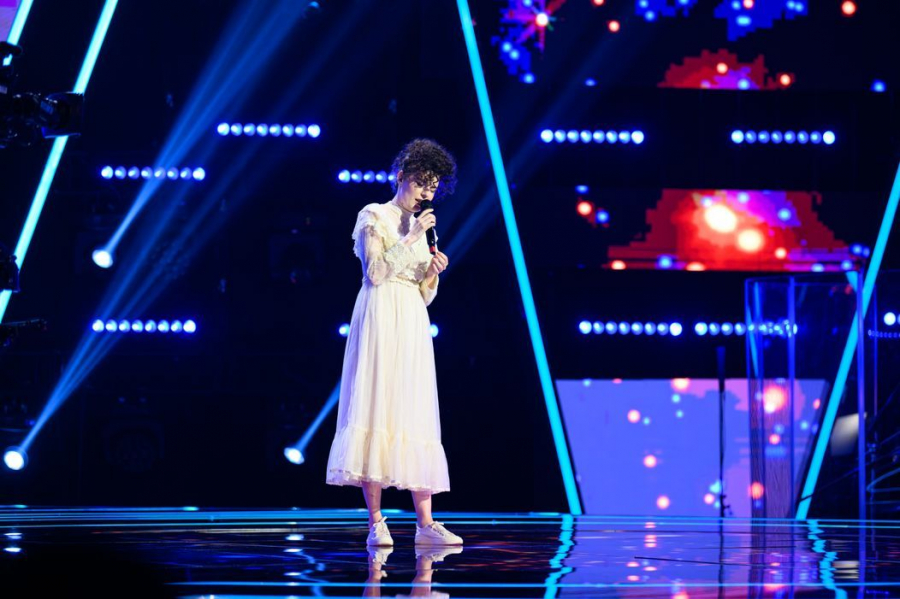 Roxana Azamfirei a ridicat sala de la „Vocea României” în picioare cu melodia „Hava Nagila”. Smiley: „M-am întors pentru curajul că ai cântat piesa asta” - VIDEO