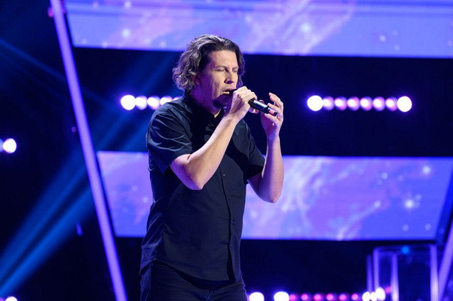 Tudor Turcu a cântat la „Vocea României” pentru fiicele sale și a transmis o energie molipsitoare - VIDEO