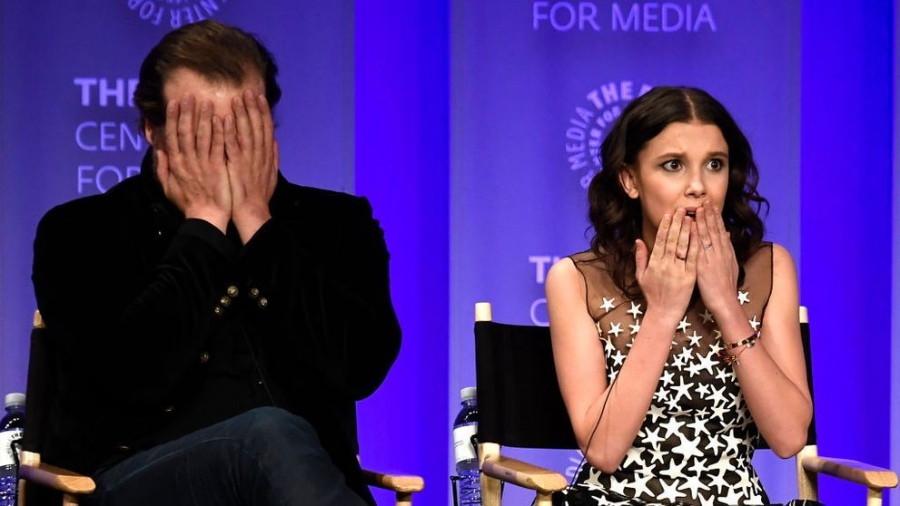 Scandal uriaș la Hollywood. Actorul principal dintr-un serial celebru este investigat pentru hărțuire pe platourile de filmare: Millie Bobby Brown a depus plângere
