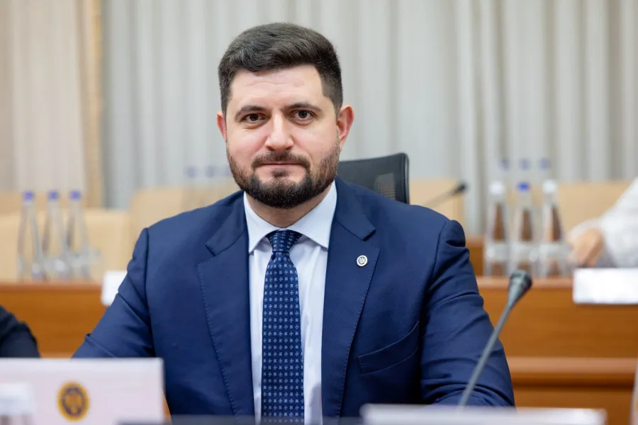 50 de milioane de dolari pentru renovarea energetică a clădirilor publice. Guvernul negociază un împrumut cu Banca Mondială