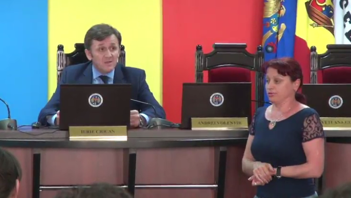Datele de la ora 19 despre prezenta alegatorilor la urne: Cei mai multi votanti au peste 50 de ani - 52 la suta