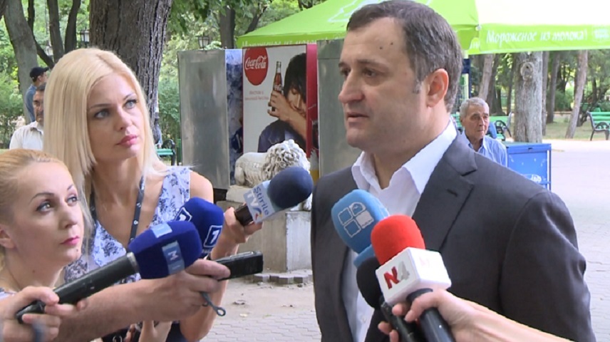 Vlad Filat: "Alegerile locale au fost castigate de fortele pro-europene". "Urmatorul premier ar putea sa fie o doamna"