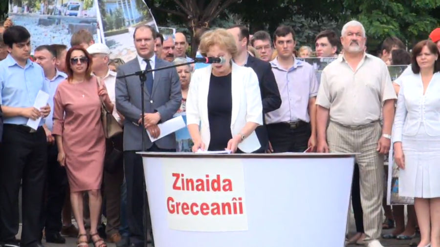 Acuzatii peste acuzatii la adresa primarului degrevat: "Va prezentam acea caracatita liberala care se face vinovata pentru toate faradelegile" - FOTO