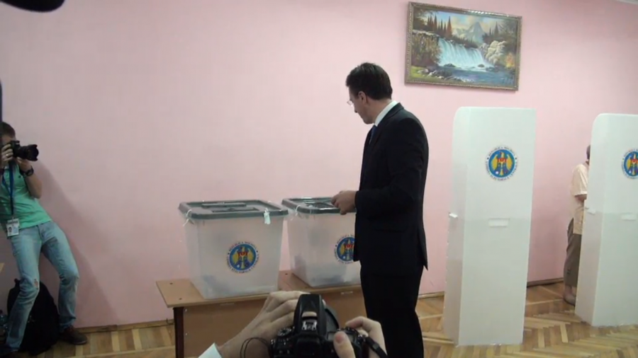 Dorin Chirtoaca a votat: "Am siguranta ca voi invinge in aceste alegeri"