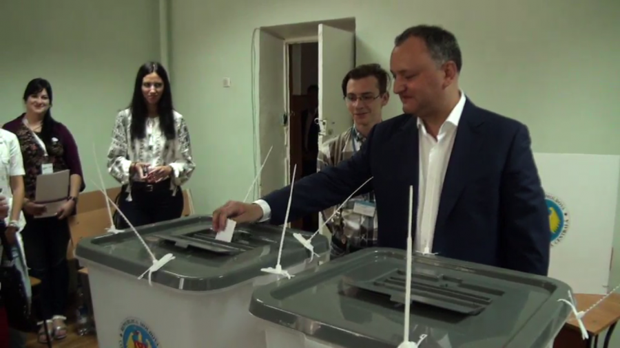 Liderul Socialistilor, Igor Dodon a votat: "Daca iesiti la vot, incepand cu ziua de maine se va incepe o fila noua"