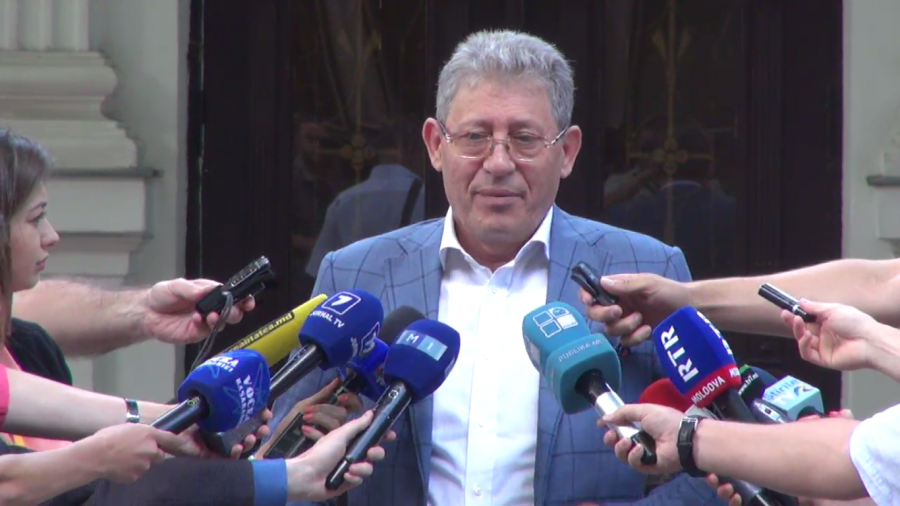 Vlad Filat, Marian Lupu si Mihai Ghimpu s-au intalnit ieri la prima runda de negocieri. Nimic concret, spune liderul PL, care s-a intalnit si cu presedintele Timofti - VIDEO