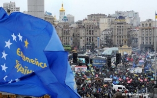 200.000 de persoane participa la un miting proeuropean, la Kiev, cerand demisia lui Ianukovici