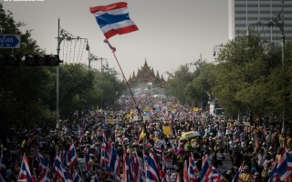 Revolta in Thailanda. Premierul dizolva Parlamentul, dar fara efect asupra manifestantilor