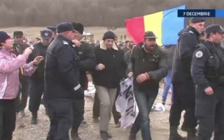 Proteste in Romania: Sediile partidelor, ocupate de protestatari. Incidente violente la Bucuresti