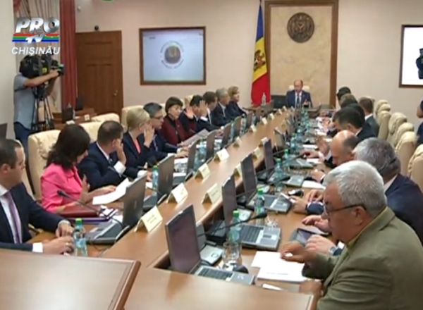 Guvernul a numit in functie viceministri noi la Educatie, Transport si Mediu. Despre cine este vorba