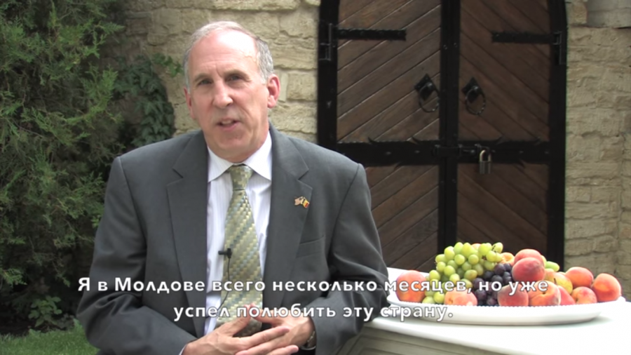Ambasadorul SUA la Chisinau a felicitat moldovenii cu ocazia Zilei Independentei, in limba romana: "Cea mai mare bogatie a acestei tari sunt oamenii" - VIDEO