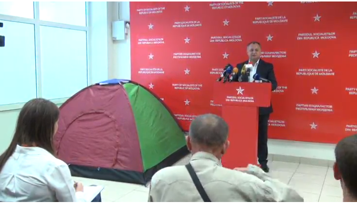 Igor Dodon: "Se poarta ca niste marlani". Acuzatiile aduse platformei DA. Socialistul anunta 1000 de corturi incepand cu primaria si terminand cu Universitatea de Medicina"