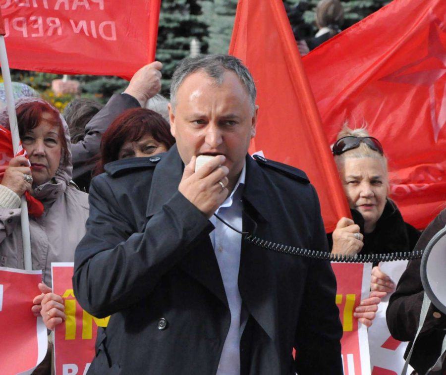 Proteste in defasurare in capitala. Dodon si Usatii vor porni din locuri diferite, dar se vor intalni in PMAN: Coloane de microbuze si autocare, spre Chisinau - FOTO