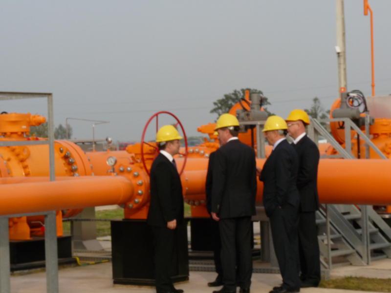 Hotnews: Romania scapa de monopolul Gazprom pe tranzitul si furnizarea de gaze naturale