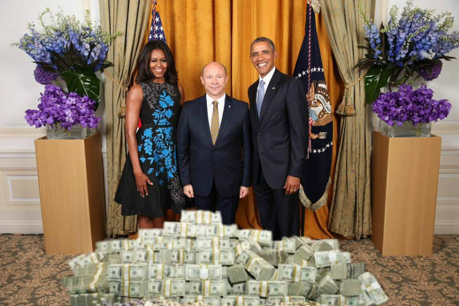 Epopeea continua: internetul "a aflat" cu ce cadouri s-a dus Strelet la Obama si ce au facut la New York - GALERIE FOTO