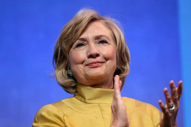 Hillary Clinton a dominat prima dezbatere in cursa pentru Casa Alba. FOTO - Ce facea Bill Clinton in acest timp