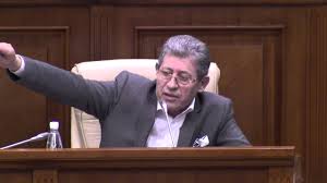 Ghimpu: "Lui Igor Bidon Curcanu i s-a urcat urina la cap!"