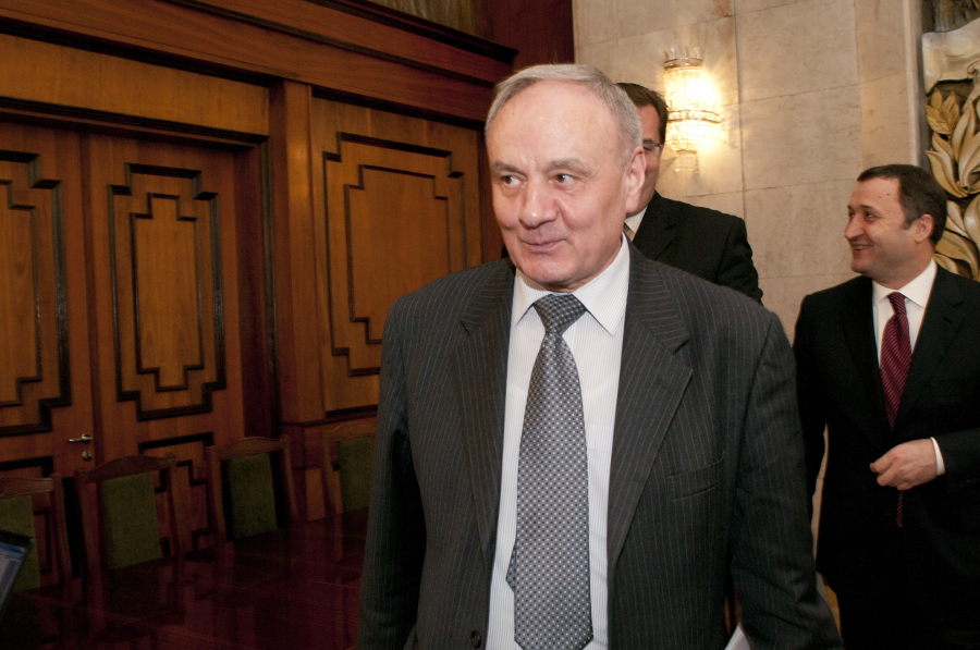 Timofti s-a intalnit cu Alianta. Le-a cerut sa "gaseasca consens" si a "primit asigurari" ca reformarea organelor de drept va continua