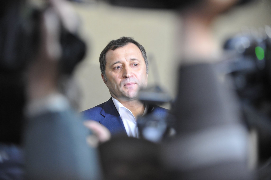 GALERIE FOTO - Vlad Filat transmite un mesaj copiilor si sotiei. Cum se simte fostul premier