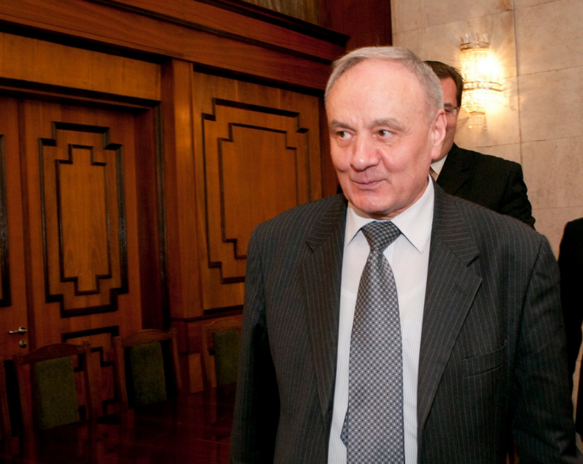 Presedintele NU a dat curs cererii lui Strelet de a-l demite pe Chetraru. CNA trece in subordinea Parlamentului, cu aprobarea lui Timofti