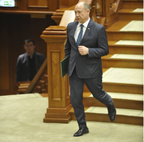 Expert: Uitati de reforme, de integrarea europeana. Independentii, Ghimpu, vor face ce va vrea Plahotniuc. Un guvern eficient este EXCLUS