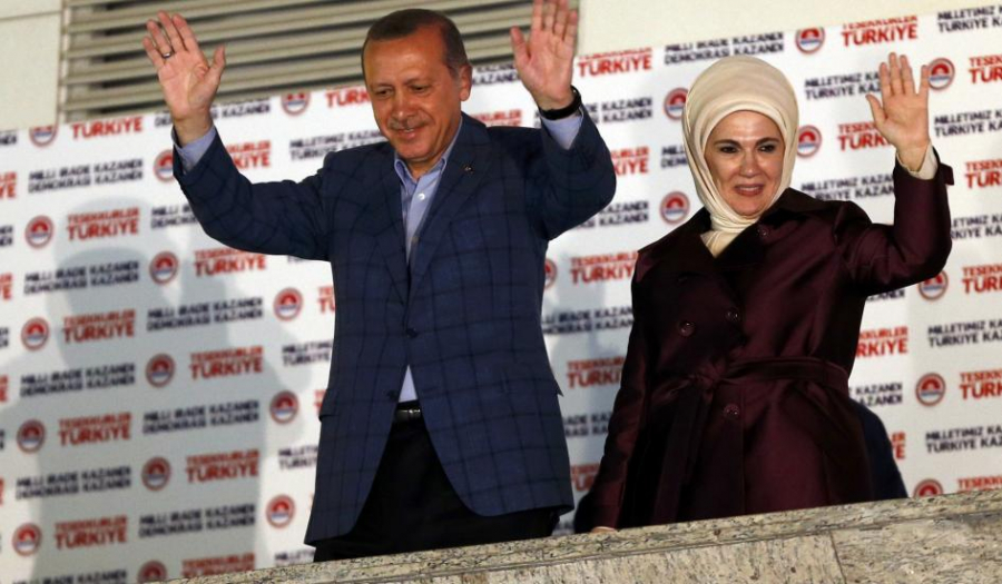 Alegeri legislative in Turcia: Partidul presedintelui Erdogan rastoarna toate pronosticurile si recastiga majoritatea absoluta in Parlament