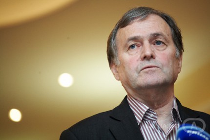"Ghimpu este un tradator, cumparat cu tot cu papuci de Plahotniuc" Ion Hadarca reactioneaza la acuzatiile fostului sau sef