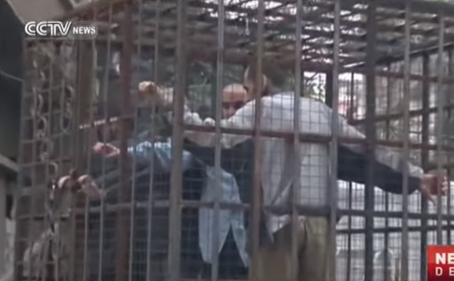 RAZBOIUL DIN SIRIA. Human Rights: Militari sirieni, tinuti in custi si folositi ca scuturi umane de catre rebeli - VIDEO