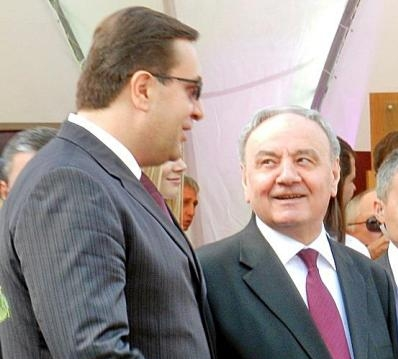 Presedintele incepe consultarile cu fractiunile parlamentare pentru a desemna un candidat la functia de premier