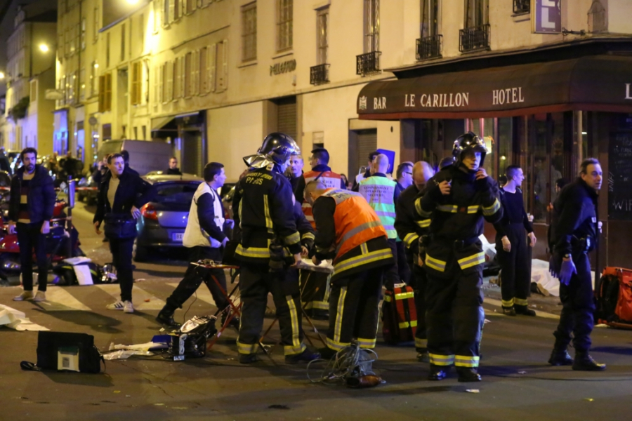 Atentate teroriste la Paris: Marturii din infern - Teroristii erau foarte calmi. Taceau si trageau. Oamenii cadeau secerati - FOTO