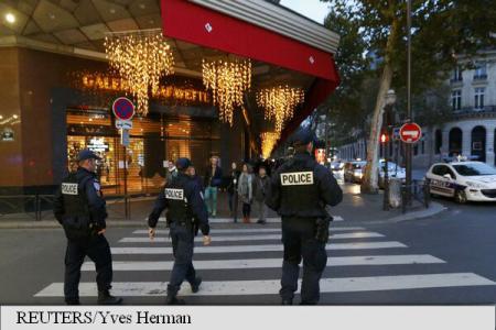 Atentate la Paris: Oficiali americani nu sunt convinsi ca teroristii au fost din SI, ci mai degraba din Al Qaida