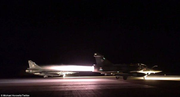 Contraofensiva Frantei: Gruparea Stat Islamic sustine ca obiectivele bombardate fusesera abandonate si nu exista victime