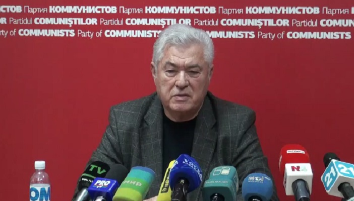 Un nou discurs marca Voronin: "Angela Merkel pe care Timofti s-a trezit si a decorat-o o sa mearga, gratis, cu troleibuzul prin Chisinau" "Decizia CC e un fel de santaj ca sa-i stranga de gat pe liberal-democrati"