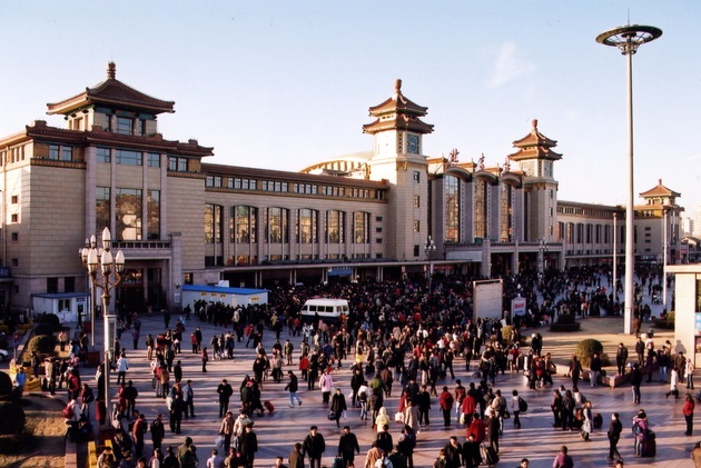 Cum Beijingul ii ia locul Bruxellesului la investitii: China isi construieste capete de pod in Europa de Est prin proiecte financiare si de infrastructura. Concurenta pentru miliardele chinezilor se inteteste